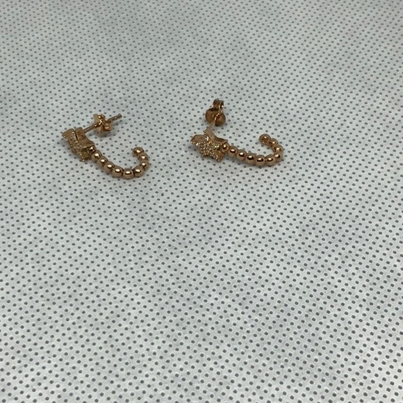 Half hoop earrings - Picture 3 of 3